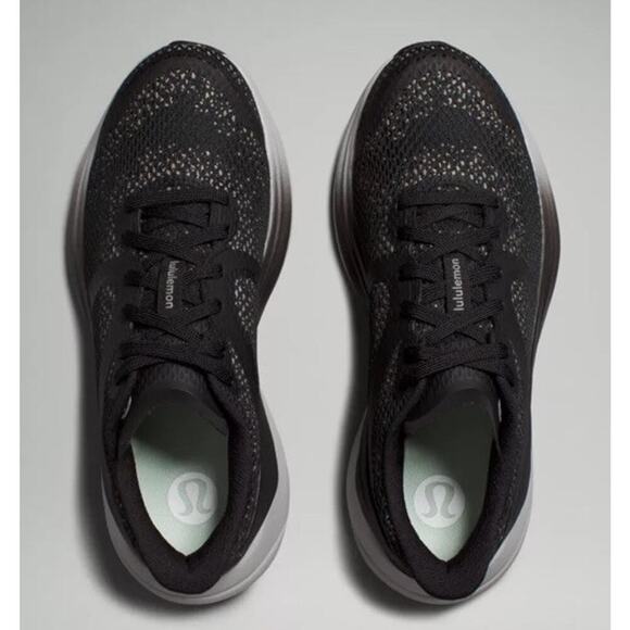 Lululemon Blissfeel 2 Women's Running Shoe *Winter Size 9 Black Silver Drop - Picture 3 of 11